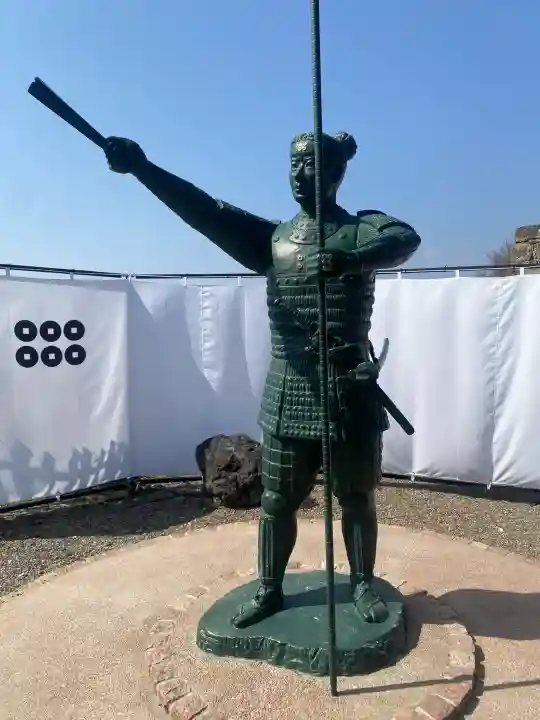 眞田神社の{uncategorized: "未分類", other: "その他", undefined: "問題あり", building: "その他建物", grave: "お墓", sacred_gate: "鳥居", guardian: "狛犬", statue: "像", buddha: "仏像", history: "歴史", nature: "自然", garden: "庭園", animal: "動物", pagoda: "塔", temizu: "手水舎", mountain_gate: "山門・神門", sanctuary: "本殿・本堂", subordinate: "末社・摂社", art: "芸術", scenery: "景色", jizo: "地蔵", ema: "絵馬", goshuin: "御朱印", omikuji: "おみくじ", items: "授与品その他", amulet: "お守り", goshuincho: "御朱印帳", eats: "食事", festival: "お祭り", votive_dance: "神楽", shichigosan: "七五三参", wedding: "結婚式", experience: "体験その他", initially: "初詣", around: "周辺", anti_infection: "感染症対策"}