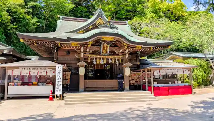江島神社の{uncategorized: "未分類", other: "その他", undefined: "問題あり", building: "その他建物", grave: "お墓", sacred_gate: "鳥居", guardian: "狛犬", statue: "像", buddha: "仏像", history: "歴史", nature: "自然", garden: "庭園", animal: "動物", pagoda: "塔", temizu: "手水舎", mountain_gate: "山門・神門", sanctuary: "本殿・本堂", subordinate: "末社・摂社", art: "芸術", scenery: "景色", jizo: "地蔵", ema: "絵馬", goshuin: "御朱印", omikuji: "おみくじ", items: "授与品その他", amulet: "お守り", goshuincho: "御朱印帳", eats: "食事", festival: "お祭り", votive_dance: "神楽", shichigosan: "七五三参", wedding: "結婚式", experience: "体験その他", initially: "初詣", around: "周辺", anti_infection: "感染症対策"}