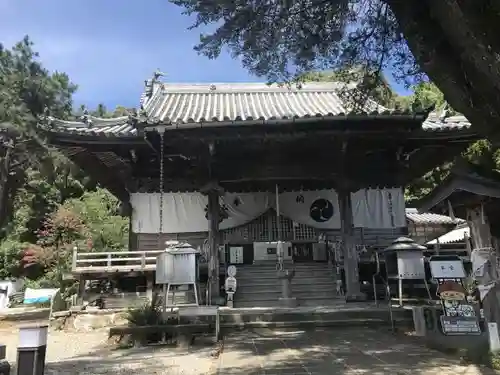 常楽寺の本殿・本堂