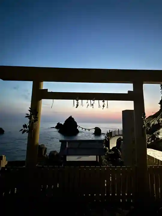 二見興玉神社の{uncategorized: "未分類", other: "その他", undefined: "問題あり", building: "その他建物", grave: "お墓", sacred_gate: "鳥居", guardian: "狛犬", statue: "像", buddha: "仏像", history: "歴史", nature: "自然", garden: "庭園", animal: "動物", pagoda: "塔", temizu: "手水舎", mountain_gate: "山門・神門", sanctuary: "本殿・本堂", subordinate: "末社・摂社", art: "芸術", scenery: "景色", jizo: "地蔵", ema: "絵馬", goshuin: "御朱印", omikuji: "おみくじ", items: "授与品その他", amulet: "お守り", goshuincho: "御朱印帳", eats: "食事", festival: "お祭り", votive_dance: "神楽", shichigosan: "七五三参", wedding: "結婚式", experience: "体験その他", initially: "初詣", around: "周辺", anti_infection: "感染症対策"}