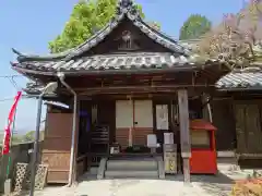 観音寺の本殿