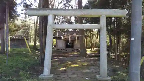 鷹房神社の鳥居