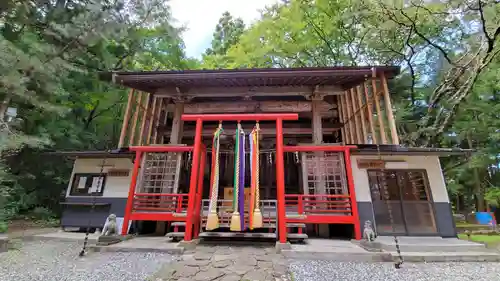 諏訪神社の本殿・本堂