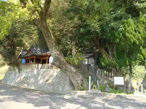 波多島矢具神社の建物その他