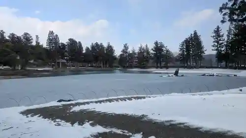 毛越寺の{uncategorized: "未分類", other: "その他", undefined: "問題あり", building: "その他建物", grave: "お墓", sacred_gate: "鳥居", guardian: "狛犬", statue: "像", buddha: "仏像", history: "歴史", nature: "自然", garden: "庭園", animal: "動物", pagoda: "塔", temizu: "手水舎", mountain_gate: "山門・神門", sanctuary: "本殿・本堂", subordinate: "末社・摂社", art: "芸術", scenery: "景色", jizo: "地蔵", ema: "絵馬", goshuin: "御朱印", omikuji: "おみくじ", items: "授与品その他", amulet: "お守り", goshuincho: "御朱印帳", eats: "食事", festival: "お祭り", votive_dance: "神楽", shichigosan: "七五三参", wedding: "結婚式", experience: "体験その他", initially: "初詣", around: "周辺", anti_infection: "感染症対策"}
