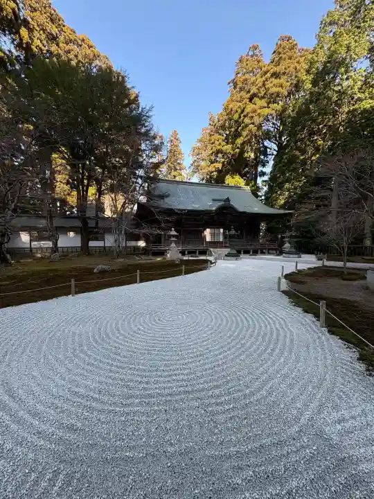 比叡山延暦寺の{uncategorized: "未分類", other: "その他", undefined: "問題あり", building: "その他建物", grave: "お墓", sacred_gate: "鳥居", guardian: "狛犬", statue: "像", buddha: "仏像", history: "歴史", nature: "自然", garden: "庭園", animal: "動物", pagoda: "塔", temizu: "手水舎", mountain_gate: "山門・神門", sanctuary: "本殿・本堂", subordinate: "末社・摂社", art: "芸術", scenery: "景色", jizo: "地蔵", ema: "絵馬", goshuin: "御朱印", omikuji: "おみくじ", items: "授与品その他", amulet: "お守り", goshuincho: "御朱印帳", eats: "食事", festival: "お祭り", votive_dance: "神楽", shichigosan: "七五三参", wedding: "結婚式", experience: "体験その他", initially: "初詣", around: "周辺", anti_infection: "感染症対策"}
