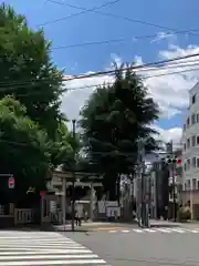 鳩森八幡神社の鳥居