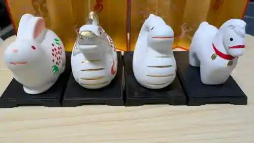 菅原院天満宮神社の{uncategorized: "未分類", other: "その他", undefined: "問題あり", building: "その他建物", grave: "お墓", sacred_gate: "鳥居", guardian: "狛犬", statue: "像", buddha: "仏像", history: "歴史", nature: "自然", garden: "庭園", animal: "動物", pagoda: "塔", temizu: "手水舎", mountain_gate: "山門・神門", sanctuary: "本殿・本堂", subordinate: "末社・摂社", art: "芸術", scenery: "景色", jizo: "地蔵", ema: "絵馬", goshuin: "御朱印", omikuji: "おみくじ", items: "授与品その他", amulet: "お守り", goshuincho: "御朱印帳", eats: "食事", festival: "お祭り", votive_dance: "神楽", shichigosan: "七五三参", wedding: "結婚式", experience: "体験その他", initially: "初詣", around: "周辺", anti_infection: "感染症対策"}