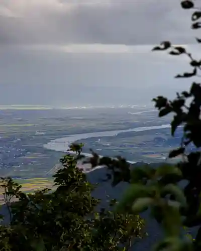 彌彦神社奥宮（御神廟）(新潟県)