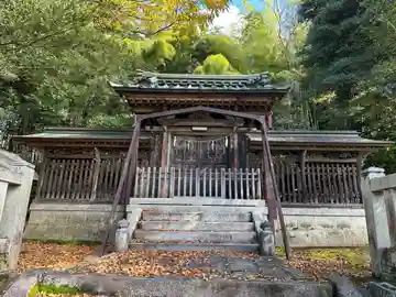 鉛練比古神社の本殿・本堂