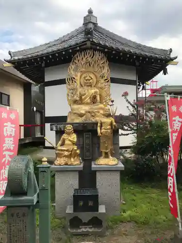 前橋厄除大師 蓮花院の像