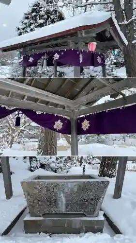 秋葉神社の{uncategorized: "未分類", other: "その他", undefined: "問題あり", building: "その他建物", grave: "お墓", sacred_gate: "鳥居", guardian: "狛犬", statue: "像", buddha: "仏像", history: "歴史", nature: "自然", garden: "庭園", animal: "動物", pagoda: "塔", temizu: "手水舎", mountain_gate: "山門・神門", sanctuary: "本殿・本堂", subordinate: "末社・摂社", art: "芸術", scenery: "景色", jizo: "地蔵", ema: "絵馬", goshuin: "御朱印", omikuji: "おみくじ", items: "授与品その他", amulet: "お守り", goshuincho: "御朱印帳", eats: "食事", festival: "お祭り", votive_dance: "神楽", shichigosan: "七五三参", wedding: "結婚式", experience: "体験その他", initially: "初詣", around: "周辺", anti_infection: "感染症対策"}