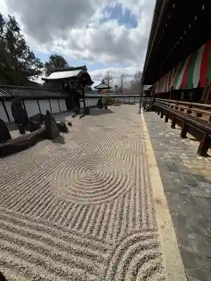 東福禅寺（東福寺）の{uncategorized: "未分類", other: "その他", undefined: "問題あり", building: "その他建物", grave: "お墓", sacred_gate: "鳥居", guardian: "狛犬", statue: "像", buddha: "仏像", history: "歴史", nature: "自然", garden: "庭園", animal: "動物", pagoda: "塔", temizu: "手水舎", mountain_gate: "山門・神門", sanctuary: "本殿・本堂", subordinate: "末社・摂社", art: "芸術", scenery: "景色", jizo: "地蔵", ema: "絵馬", goshuin: "御朱印", omikuji: "おみくじ", items: "授与品その他", amulet: "お守り", goshuincho: "御朱印帳", eats: "食事", festival: "お祭り", votive_dance: "神楽", shichigosan: "七五三参", wedding: "結婚式", experience: "体験その他", initially: "初詣", around: "周辺", anti_infection: "感染症対策"}