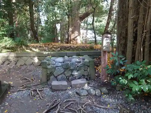 彌彦神社の建物その他