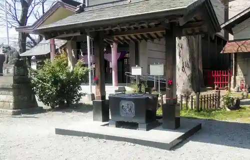 日野八坂神社の手水舎
