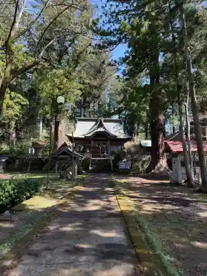 近津神社の{uncategorized: "未分類", other: "その他", undefined: "問題あり", building: "その他建物", grave: "お墓", sacred_gate: "鳥居", guardian: "狛犬", statue: "像", buddha: "仏像", history: "歴史", nature: "自然", garden: "庭園", animal: "動物", pagoda: "塔", temizu: "手水舎", mountain_gate: "山門・神門", sanctuary: "本殿・本堂", subordinate: "末社・摂社", art: "芸術", scenery: "景色", jizo: "地蔵", ema: "絵馬", goshuin: "御朱印", omikuji: "おみくじ", items: "授与品その他", amulet: "お守り", goshuincho: "御朱印帳", eats: "食事", festival: "お祭り", votive_dance: "神楽", shichigosan: "七五三参", wedding: "結婚式", experience: "体験その他", initially: "初詣", around: "周辺", anti_infection: "感染症対策"}