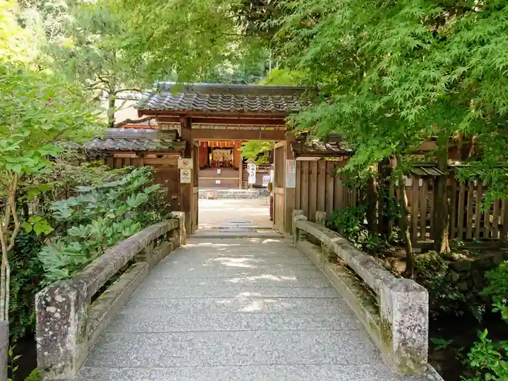 宇治上神社の山門・神門