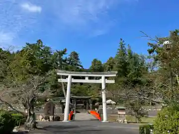 熊野大社の{uncategorized: "未分類", other: "その他", undefined: "問題あり", building: "その他建物", grave: "お墓", sacred_gate: "鳥居", guardian: "狛犬", statue: "像", buddha: "仏像", history: "歴史", nature: "自然", garden: "庭園", animal: "動物", pagoda: "塔", temizu: "手水舎", mountain_gate: "山門・神門", sanctuary: "本殿・本堂", subordinate: "末社・摂社", art: "芸術", scenery: "景色", jizo: "地蔵", ema: "絵馬", goshuin: "御朱印", omikuji: "おみくじ", items: "授与品その他", amulet: "お守り", goshuincho: "御朱印帳", eats: "食事", festival: "お祭り", votive_dance: "神楽", shichigosan: "七五三参", wedding: "結婚式", experience: "体験その他", initially: "初詣", around: "周辺", anti_infection: "感染症対策"}