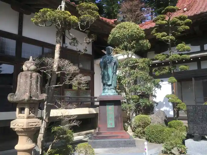 観音寺の像