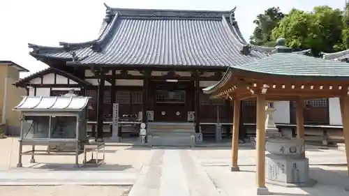 国分寺の本殿・本堂