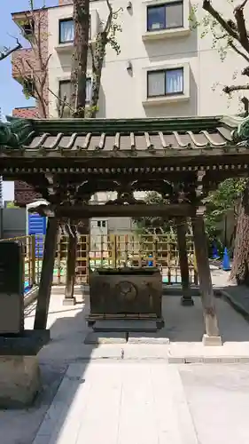 女躰大神の手水舎