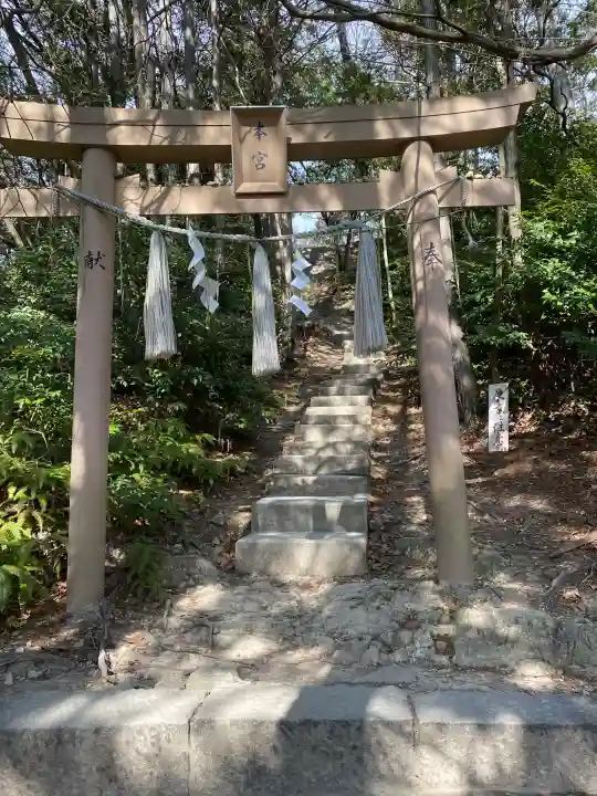 石上布都魂神社の{uncategorized: "未分類", other: "その他", undefined: "問題あり", building: "その他建物", grave: "お墓", sacred_gate: "鳥居", guardian: "狛犬", statue: "像", buddha: "仏像", history: "歴史", nature: "自然", garden: "庭園", animal: "動物", pagoda: "塔", temizu: "手水舎", mountain_gate: "山門・神門", sanctuary: "本殿・本堂", subordinate: "末社・摂社", art: "芸術", scenery: "景色", jizo: "地蔵", ema: "絵馬", goshuin: "御朱印", omikuji: "おみくじ", items: "授与品その他", amulet: "お守り", goshuincho: "御朱印帳", eats: "食事", festival: "お祭り", votive_dance: "神楽", shichigosan: "七五三参", wedding: "結婚式", experience: "体験その他", initially: "初詣", around: "周辺", anti_infection: "感染症対策"}
