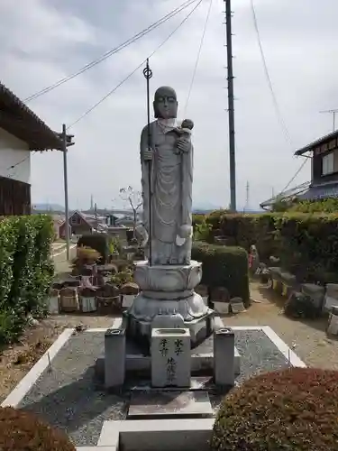 荘厳寺の地蔵