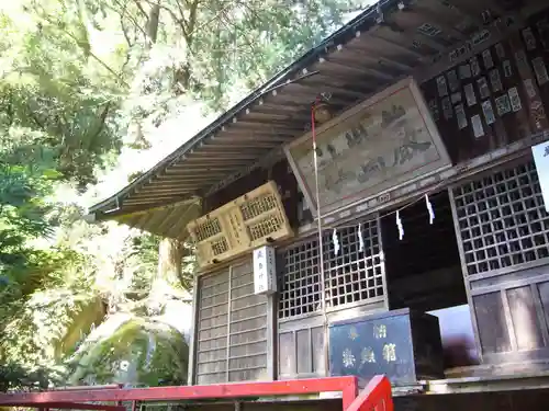 名草厳島神社の本殿