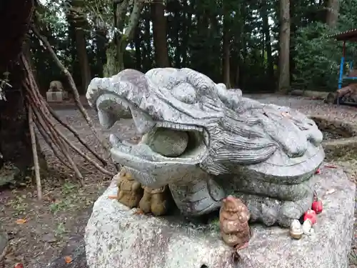 亀岡八幡宮の狛犬