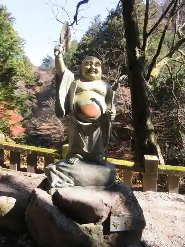 榛名神社の像