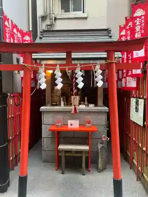 宝童稲荷神社の{uncategorized: "未分類", other: "その他", undefined: "問題あり", building: "その他建物", grave: "お墓", sacred_gate: "鳥居", guardian: "狛犬", statue: "像", buddha: "仏像", history: "歴史", nature: "自然", garden: "庭園", animal: "動物", pagoda: "塔", temizu: "手水舎", mountain_gate: "山門・神門", sanctuary: "本殿・本堂", subordinate: "末社・摂社", art: "芸術", scenery: "景色", jizo: "地蔵", ema: "絵馬", goshuin: "御朱印", omikuji: "おみくじ", items: "授与品その他", amulet: "お守り", goshuincho: "御朱印帳", eats: "食事", festival: "お祭り", votive_dance: "神楽", shichigosan: "七五三参", wedding: "結婚式", experience: "体験その他", initially: "初詣", around: "周辺", anti_infection: "感染症対策"}