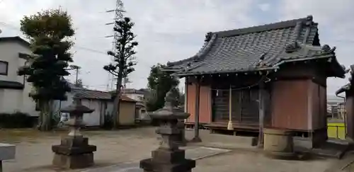 下新田稲荷神社の本殿