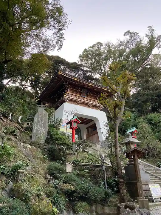 江島神社の山門・神門