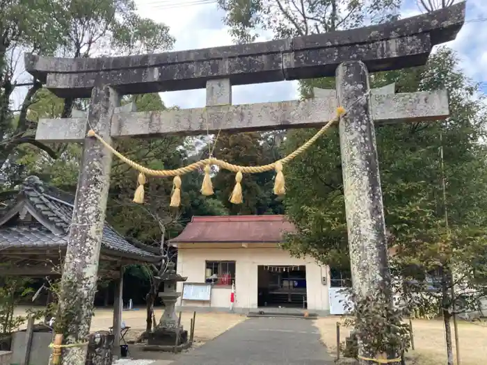 大里八幡神社の鳥居