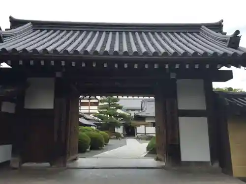 大覚寺の山門