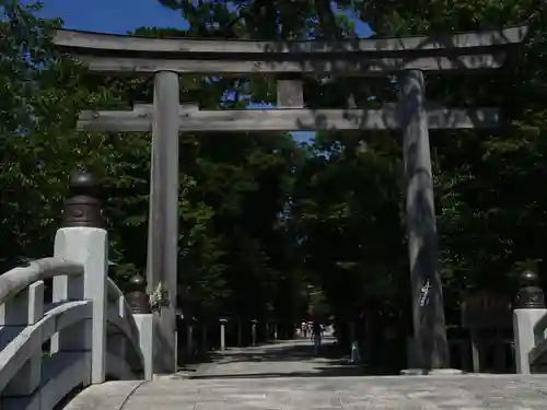 寒川神社の鳥居