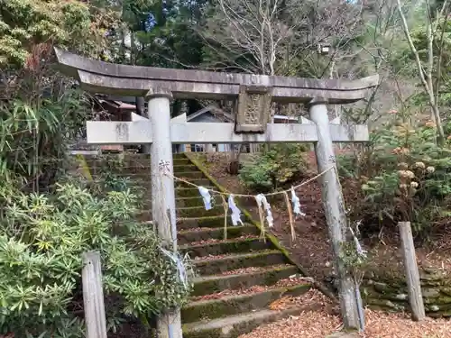 白髪神社の鳥居