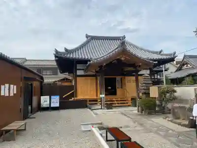 春岳院の{uncategorized: "未分類", other: "その他", undefined: "問題あり", building: "その他建物", grave: "お墓", sacred_gate: "鳥居", guardian: "狛犬", statue: "像", buddha: "仏像", history: "歴史", nature: "自然", garden: "庭園", animal: "動物", pagoda: "塔", temizu: "手水舎", mountain_gate: "山門・神門", sanctuary: "本殿・本堂", subordinate: "末社・摂社", art: "芸術", scenery: "景色", jizo: "地蔵", ema: "絵馬", goshuin: "御朱印", omikuji: "おみくじ", items: "授与品その他", amulet: "お守り", goshuincho: "御朱印帳", eats: "食事", festival: "お祭り", votive_dance: "神楽", shichigosan: "七五三参", wedding: "結婚式", experience: "体験その他", initially: "初詣", around: "周辺", anti_infection: "感染症対策"}
