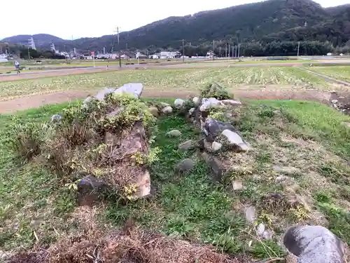 御所中明神の周辺