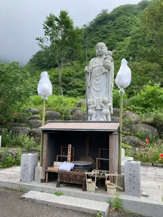 湯殿山神社(出羽三山神社)(山形県)