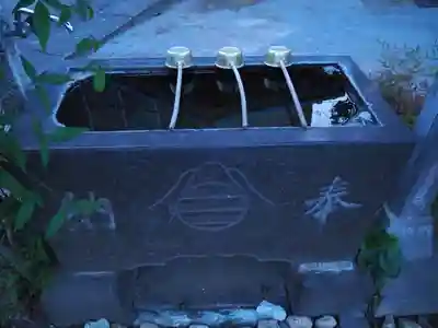 稲荷神社の手水舎