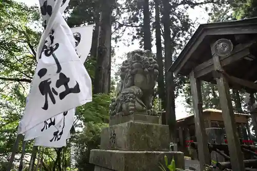 坪沼八幡神社の狛犬