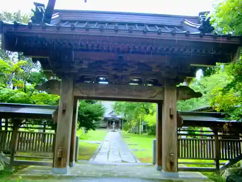 雲照寺の山門