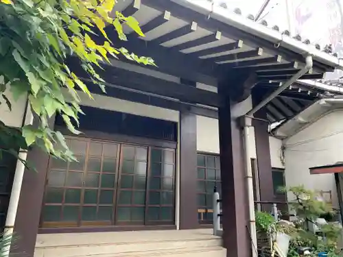 海泉寺の本殿