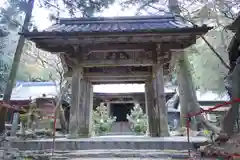 横滝寺の山門