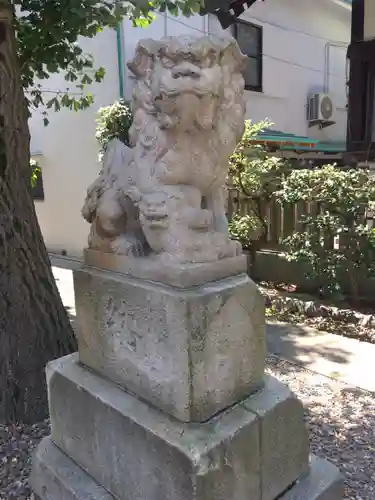 諏訪神社の狛犬