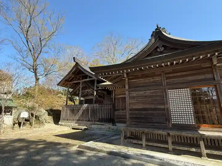 石都々古和気神社の{uncategorized: "未分類", other: "その他", undefined: "問題あり", building: "その他建物", grave: "お墓", sacred_gate: "鳥居", guardian: "狛犬", statue: "像", buddha: "仏像", history: "歴史", nature: "自然", garden: "庭園", animal: "動物", pagoda: "塔", temizu: "手水舎", mountain_gate: "山門・神門", sanctuary: "本殿・本堂", subordinate: "末社・摂社", art: "芸術", scenery: "景色", jizo: "地蔵", ema: "絵馬", goshuin: "御朱印", omikuji: "おみくじ", items: "授与品その他", amulet: "お守り", goshuincho: "御朱印帳", eats: "食事", festival: "お祭り", votive_dance: "神楽", shichigosan: "七五三参", wedding: "結婚式", experience: "体験その他", initially: "初詣", around: "周辺", anti_infection: "感染症対策"}