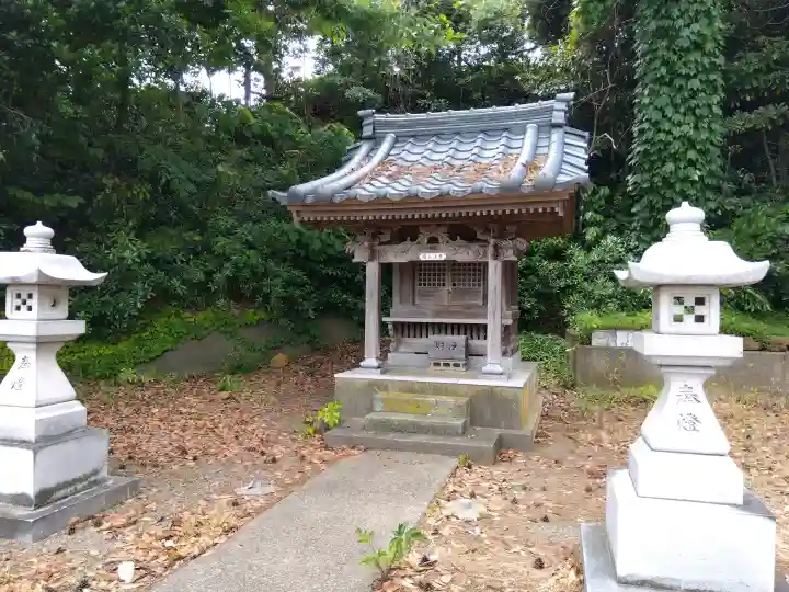 貴船神社の{uncategorized: "未分類", other: "その他", undefined: "問題あり", building: "その他建物", grave: "お墓", sacred_gate: "鳥居", guardian: "狛犬", statue: "像", buddha: "仏像", history: "歴史", nature: "自然", garden: "庭園", animal: "動物", pagoda: "塔", temizu: "手水舎", mountain_gate: "山門・神門", sanctuary: "本殿・本堂", subordinate: "末社・摂社", art: "芸術", scenery: "景色", jizo: "地蔵", ema: "絵馬", goshuin: "御朱印", omikuji: "おみくじ", items: "授与品その他", amulet: "お守り", goshuincho: "御朱印帳", eats: "食事", festival: "お祭り", votive_dance: "神楽", shichigosan: "七五三参", wedding: "結婚式", experience: "体験その他", initially: "初詣", around: "周辺", anti_infection: "感染症対策"}