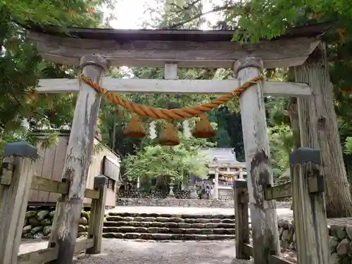 白川八幡神社の鳥居