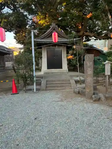 片瀬諏訪神社の{uncategorized: "未分類", other: "その他", undefined: "問題あり", building: "その他建物", grave: "お墓", sacred_gate: "鳥居", guardian: "狛犬", statue: "像", buddha: "仏像", history: "歴史", nature: "自然", garden: "庭園", animal: "動物", pagoda: "塔", temizu: "手水舎", mountain_gate: "山門・神門", sanctuary: "本殿・本堂", subordinate: "末社・摂社", art: "芸術", scenery: "景色", jizo: "地蔵", ema: "絵馬", goshuin: "御朱印", omikuji: "おみくじ", items: "授与品その他", amulet: "お守り", goshuincho: "御朱印帳", eats: "食事", festival: "お祭り", votive_dance: "神楽", shichigosan: "七五三参", wedding: "結婚式", experience: "体験その他", initially: "初詣", around: "周辺", anti_infection: "感染症対策"}